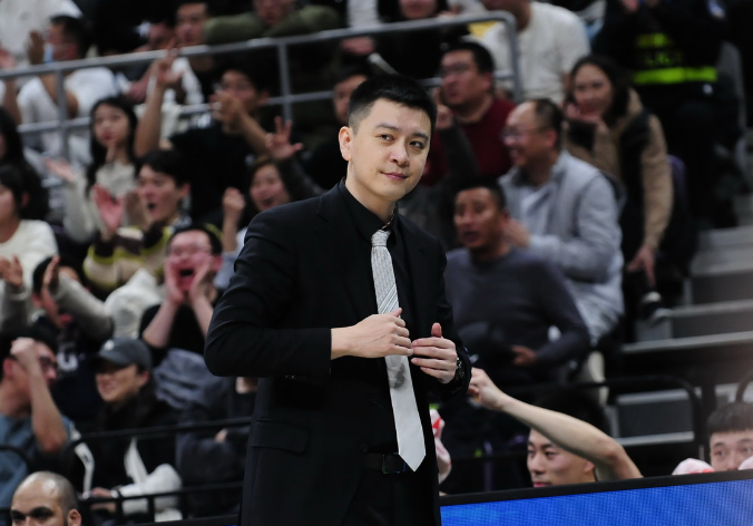 永利官网-突发！曝辽篮主帅杨鸣辞职已获俱乐部批准 由助教乌戈接任